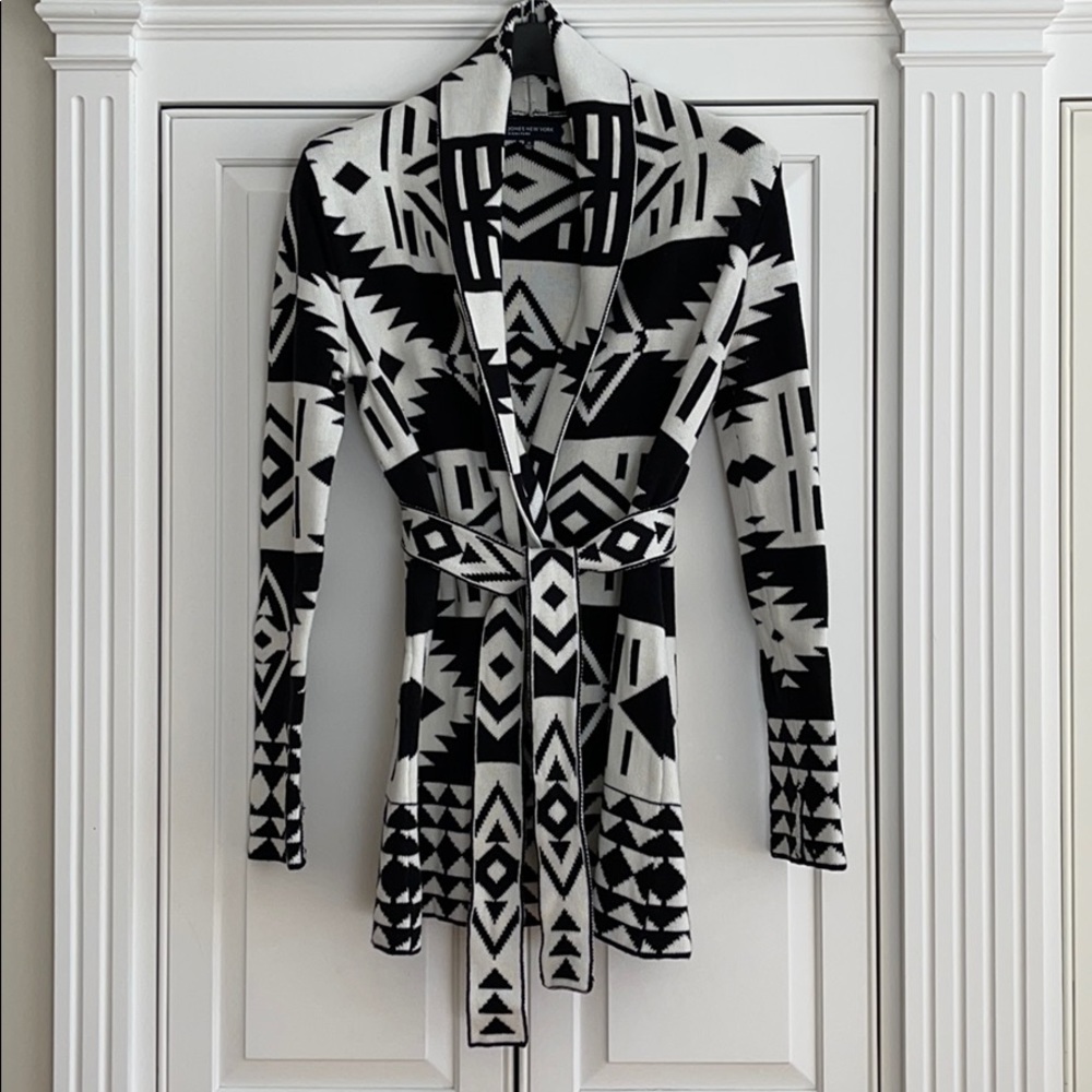 BEAUTIFUL BLK & WHT CARDIGAN